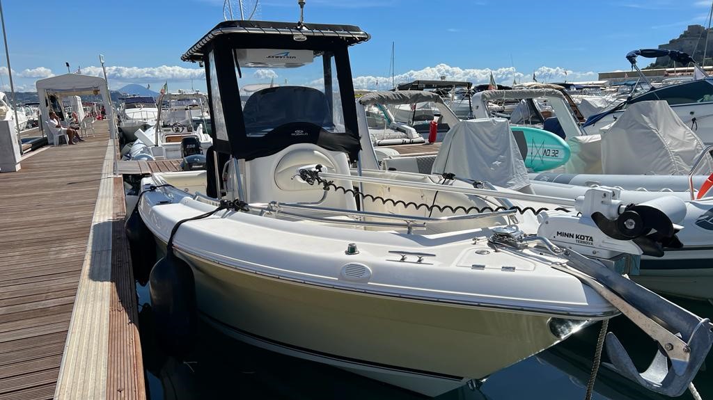 Robalo R260 CC
