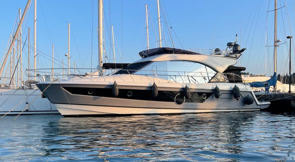 Beneteau Montecarlo 52