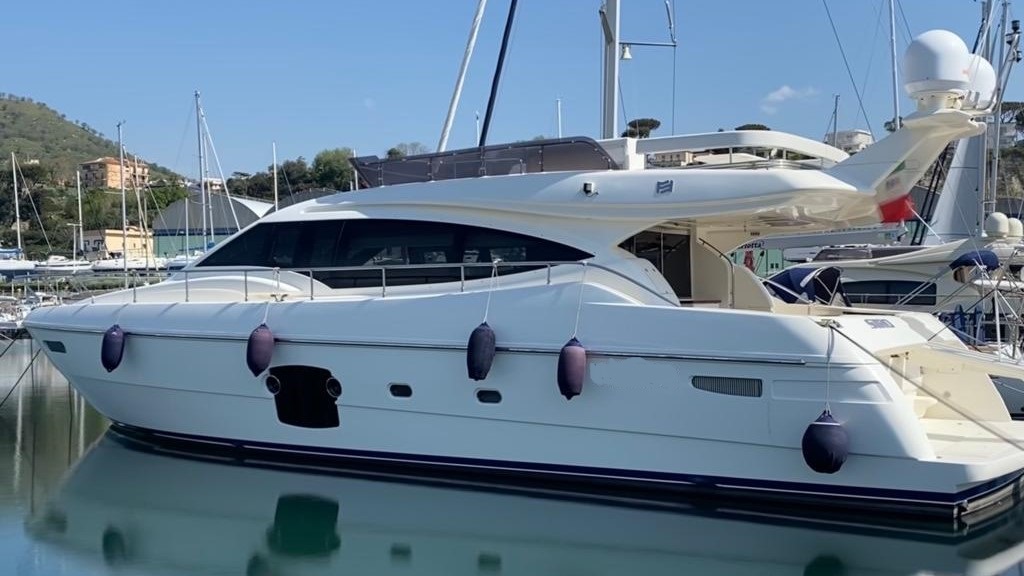 Ferretti 592