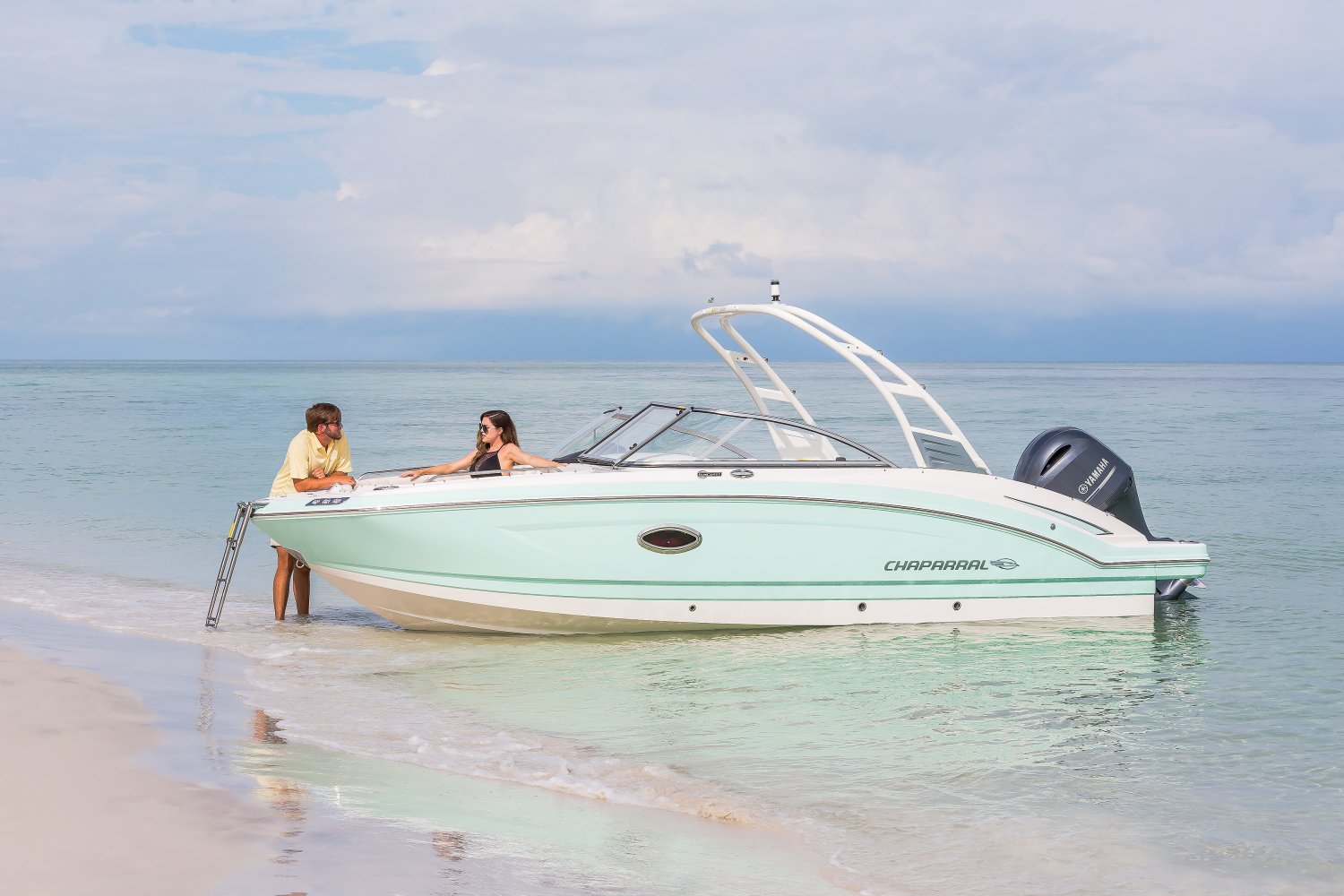 Chaparral Sun Coast 230