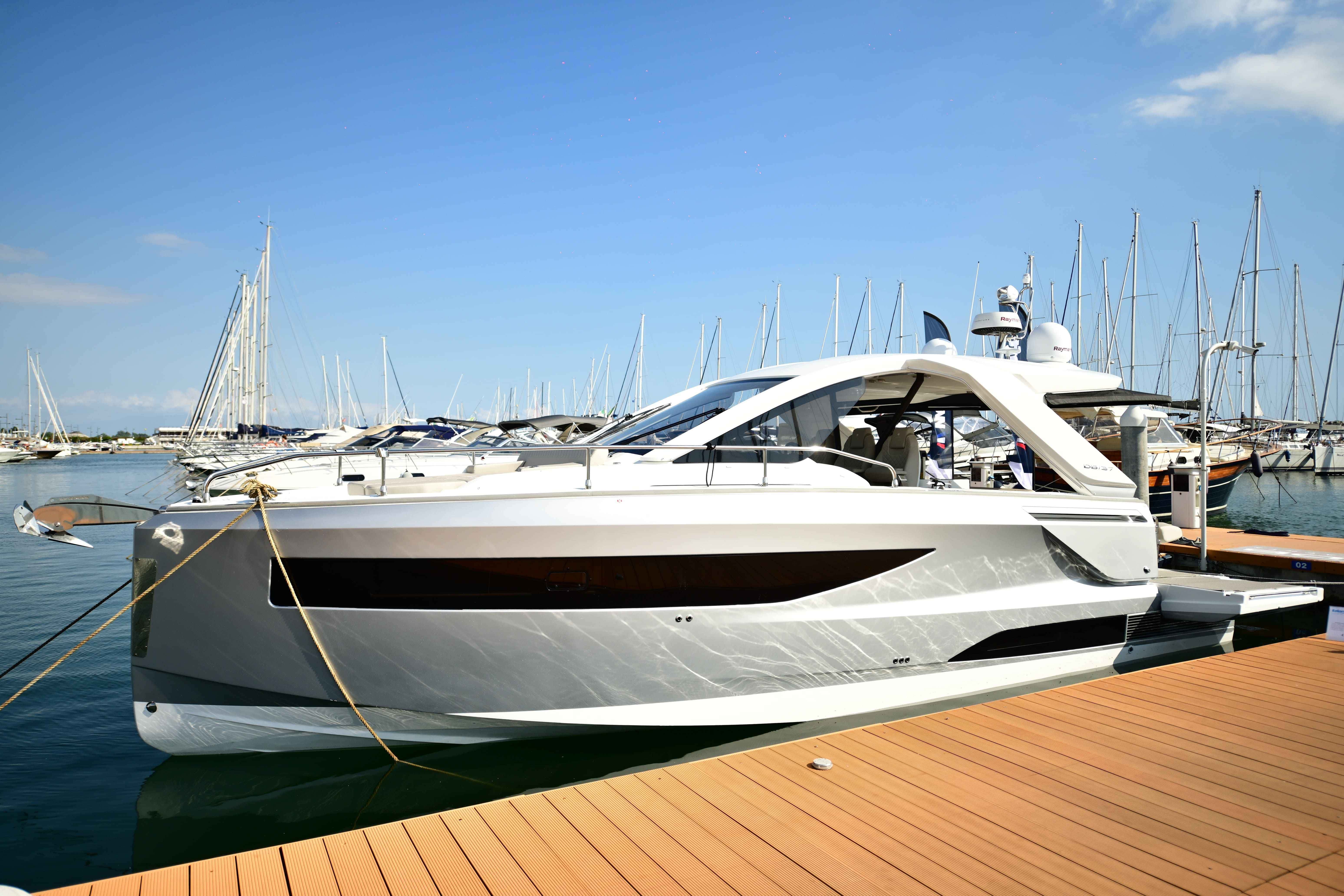 Jeanneau DB 37